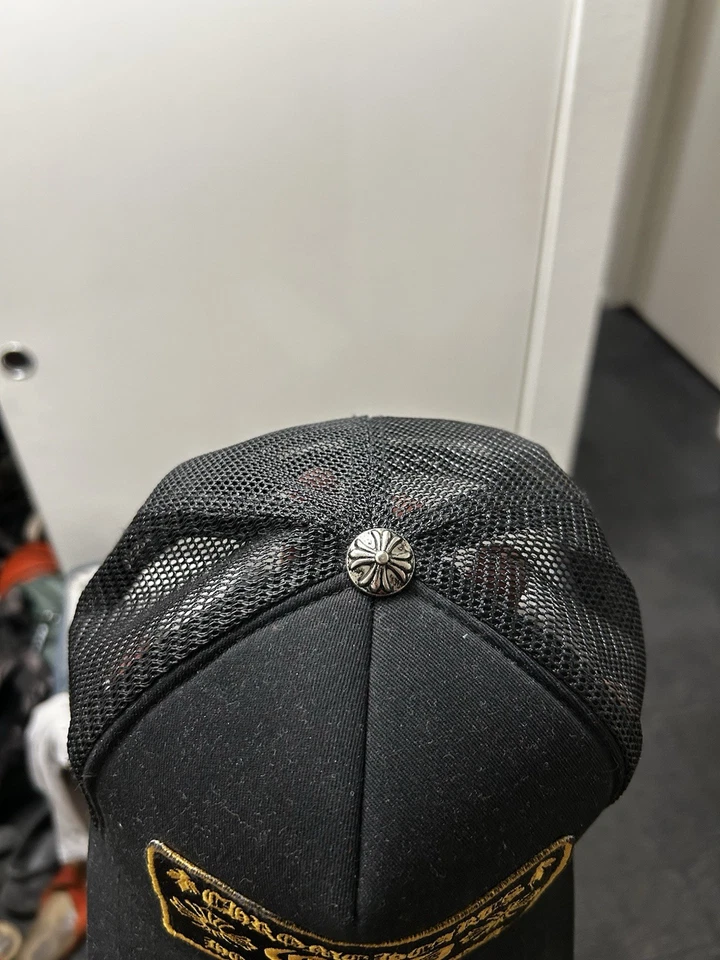 Cromo Corazones Trucker Negro y Amarillo Foto 2 de 3