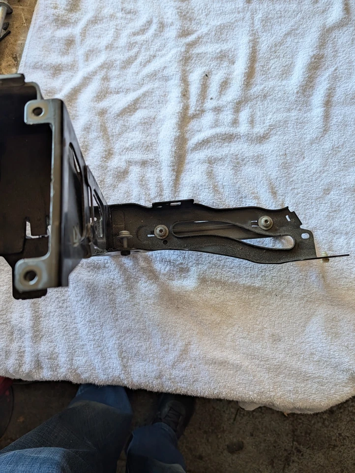 2012-2021 BMW F30 F32 F36 Front Right Headlight Support Bracket 335 435 428 340 - Image 3 of 3