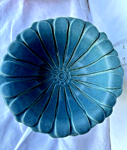 MCM David Gil 6.25" diameter small BLUE-TURQUOISE PETAL BOWL - Exclnt Cndtn - Picture 3 of 6