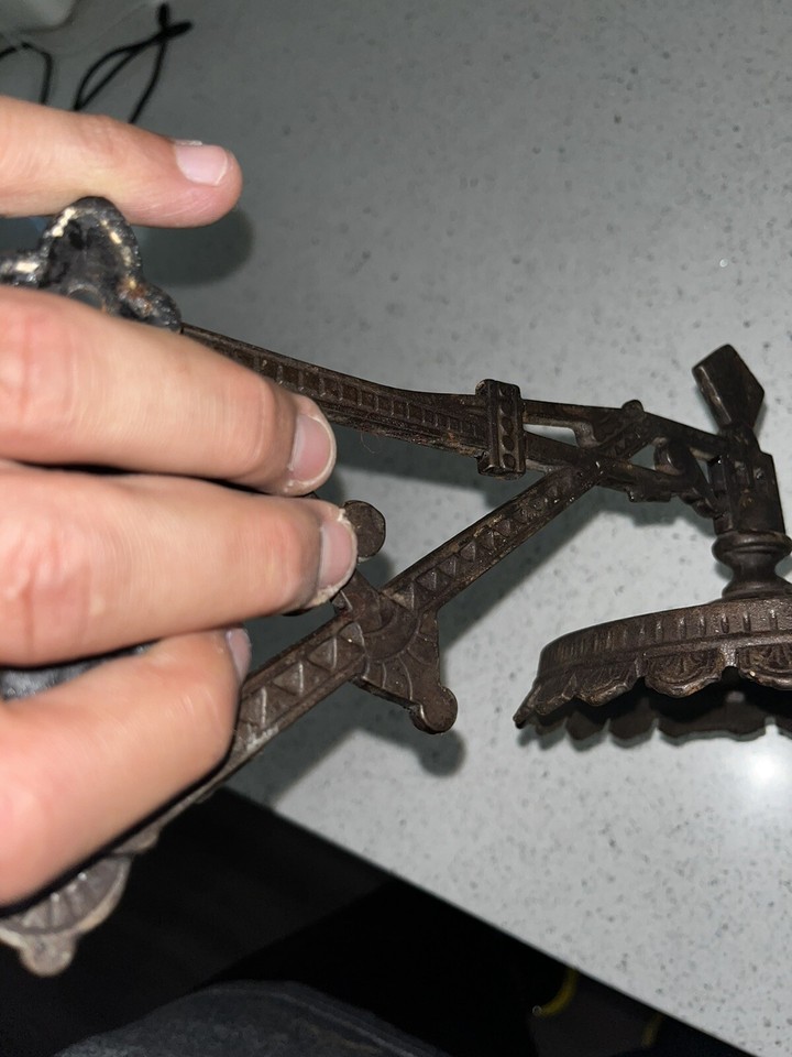 Vintage Cast Iron Oil Lamp Wall Mount Swing Lamp Holder w/ Wall Bracket