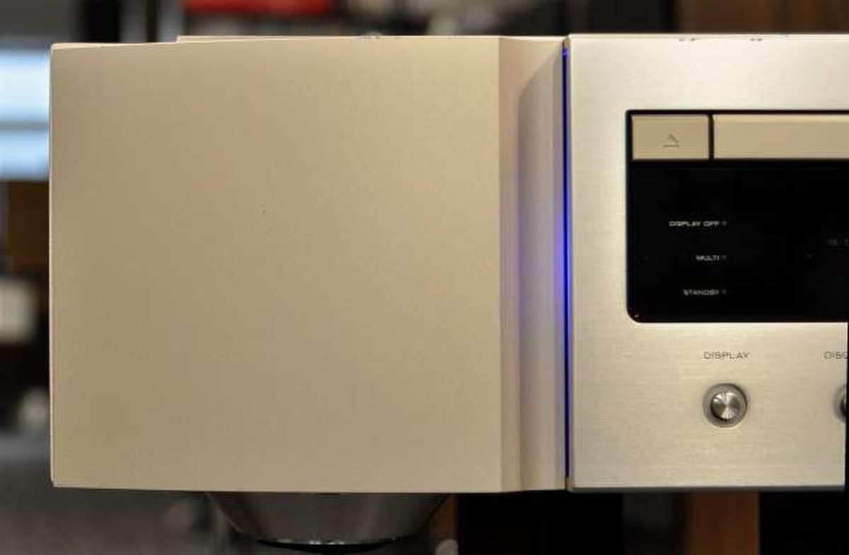 Marantz SA-10 SACD/CD Player 2017 Model with Remote Marantz SA-10 SACD/CD Player 2017 Model with Remote