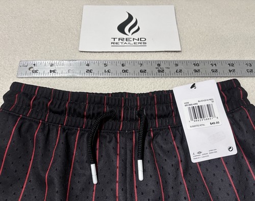 Nike Air Jordan Diamond Pinstripe Jumpman Shorts Black Gym Red Size M 95C890-KR5 - Picture 15 of 17