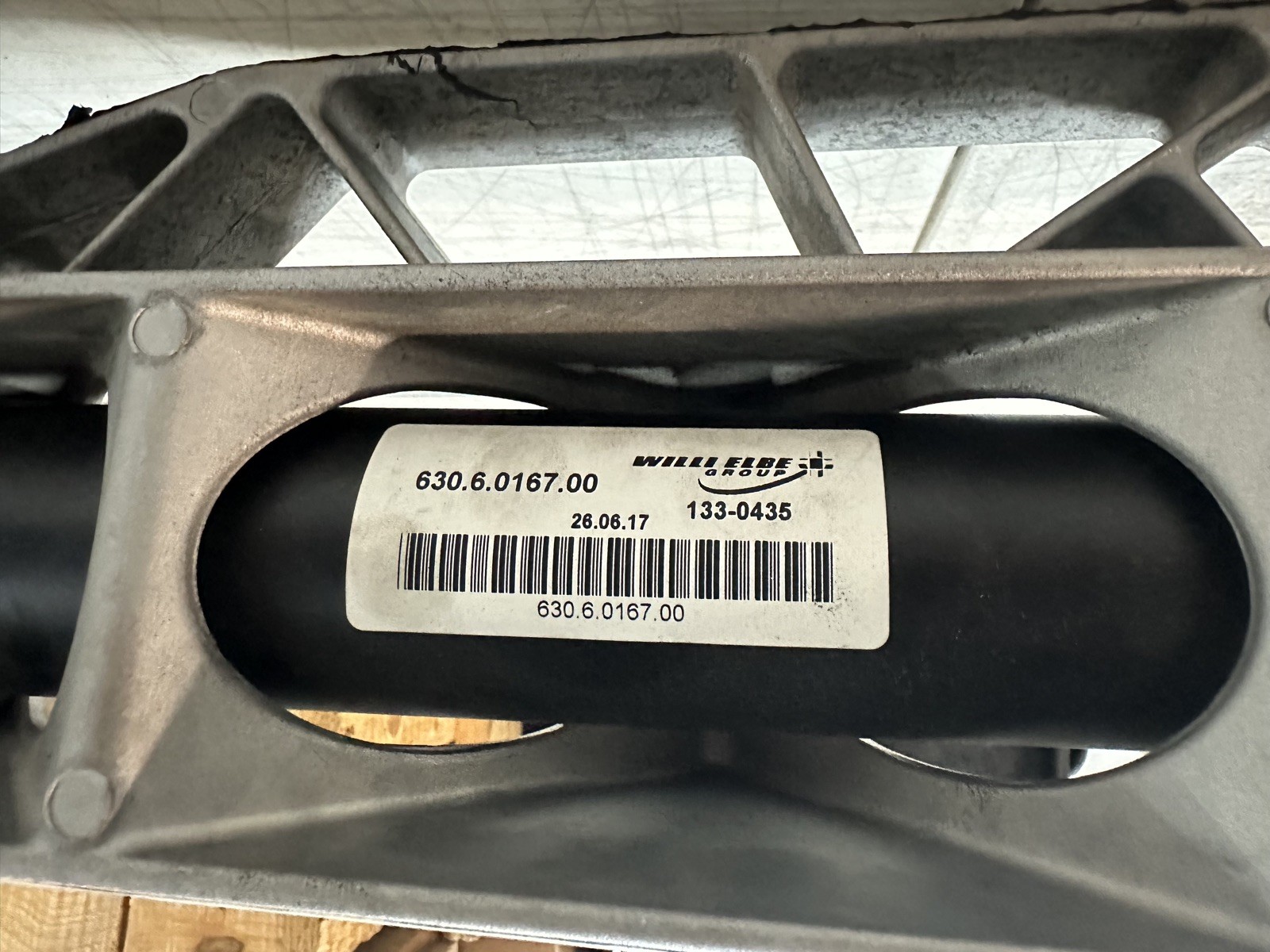 AUDI R8  FRONT DIFFERENTIAL DRIVE SHAFT AXLE OEM 6330138900