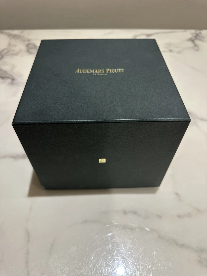 Caja Reloj Audemaars Piguet Vintage Estuche De Colección RARO Roble Real Verde Inc Cusion Foto 2 de 4