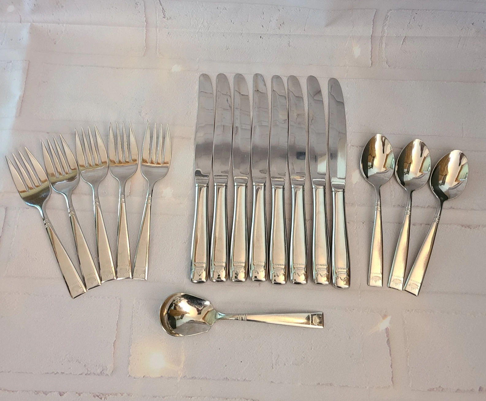 17 Pcs Coreling Stainless USA Crown Flatware Knives Salad Forks Sugar Tea Spoons