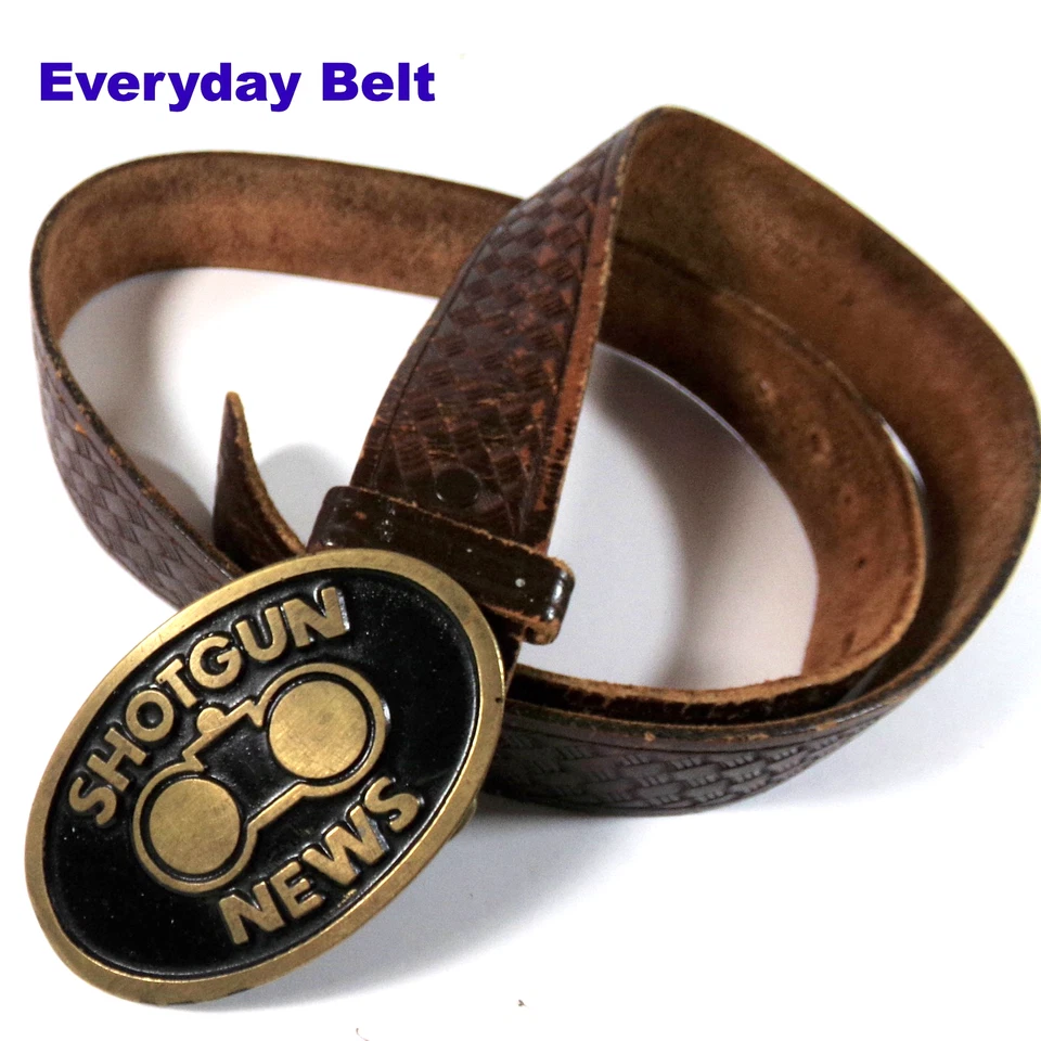 Cinturón para hombre Shotgun News 40" Provo Utah cuero marrón hebilla de latón macizo vintage Foto 2 de 3