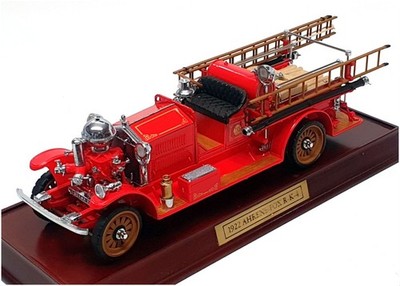 Franklin Mint Maßstab 1:32 R11TL77 - 1922 Ahrens Fox Pumper Feuerwehr - rot