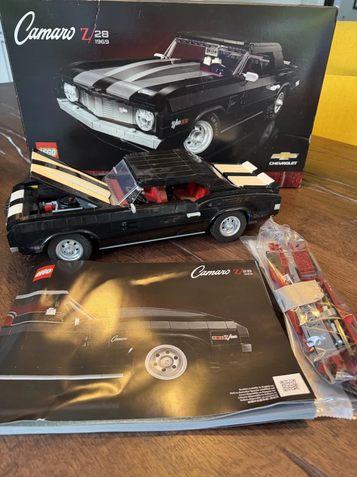 LEGO Icons 10304 Chevrolet Camaro Z/28 1969