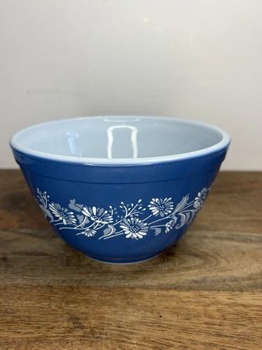 PYREX Colonial Mist Mixing Bowl  401 Blue With White Flowers Mint Vintage