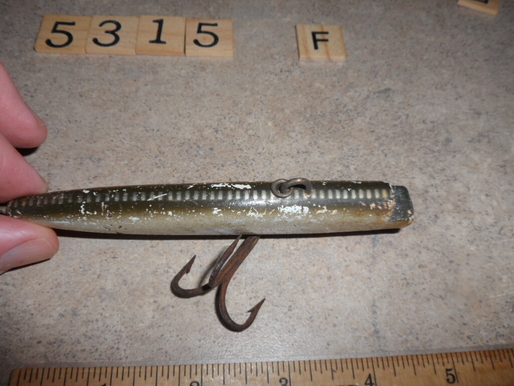clothespin fishing lures T5315 F UNKNOWN CLOTHES PIN FISHING LURE