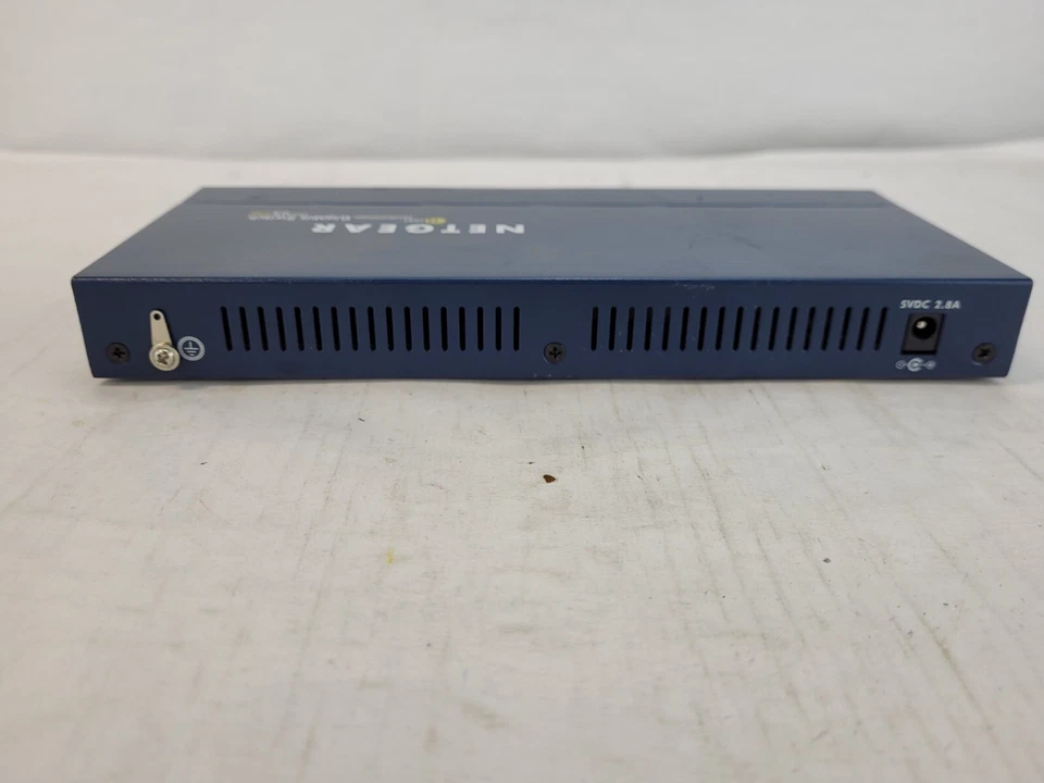 NETGEAR 8 PORT GigaBit Smart Switch Model GS108 Includes AC adapter - Image 4 of 4