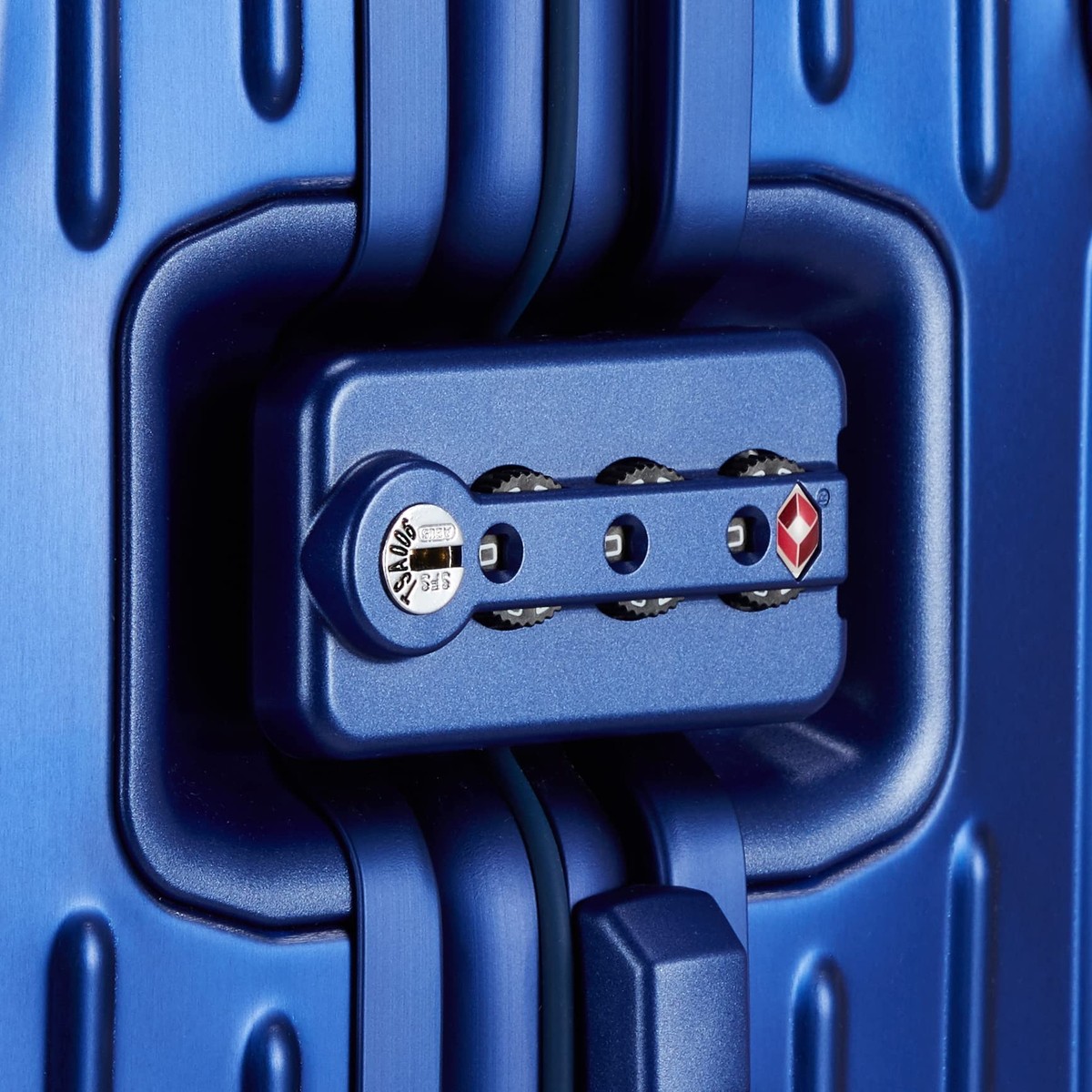 Rimowa Original Cabin Marine Blue 35L 4-wheels Carry Case Rimowa Original Cabin Marine Blue 35L 4-wheels Carry Case