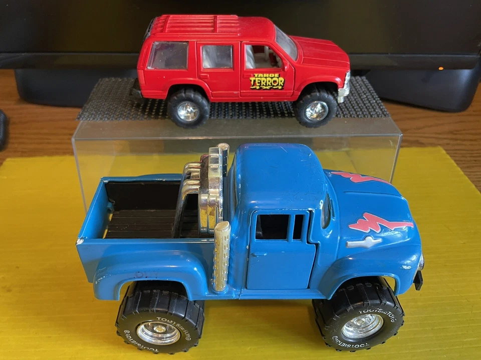 TOOTSIETOY DIECAST REPLICA TOYS USED 1/24 56 FORD PU. 1/32 96 CHEVY TAHOE RARE - Image 2 of 4