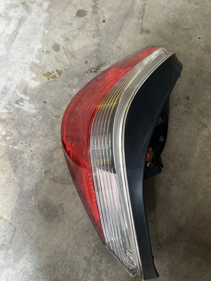 Оригинальный задний фонарь для правостороннего пассажира 2004 2005 2006 2007 BMW E60 528 535 550 M5 - Изображение 2 из 4