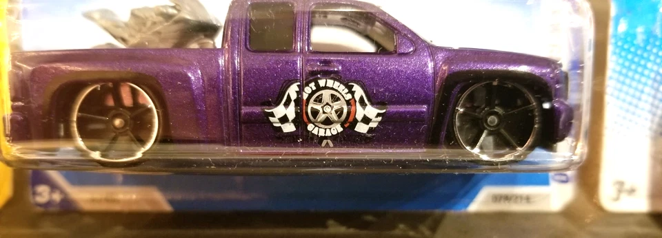 X3 2007, 2010, Hot Wheels Chevy Silverado Primeras Ediciones, HW Garage, - Lote de 3 Foto 4 de 4