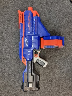 Verschiedene Nerf-Guns (Elite, Modulus, AccuStrike, ZombieStrike)