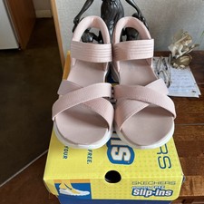 Ladies Sketchers Slip Ins  Size 5 Salmon Pink Brand New With Box