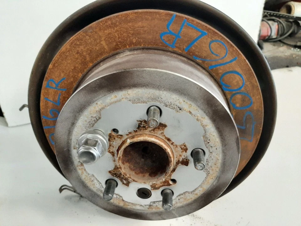 04 05 06 LEXUS RX330 TROZO NUDILLO IZQUIERDO CONDUCTOR TRASERO Foto 3 de 4