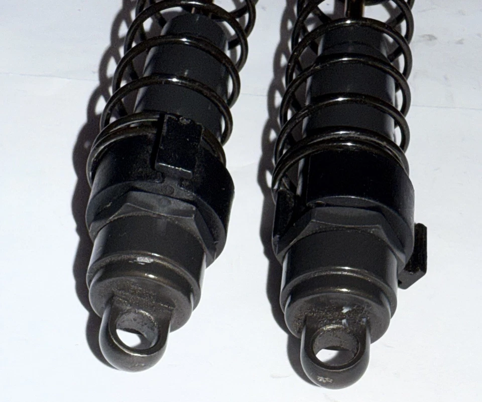 VINTAGE RC10 TEAM ASSOCIATED BUGGY SHOCKS NITRIDE GOLD SHAFTS ALL ALUMINUM RARE - Image 2 of 4