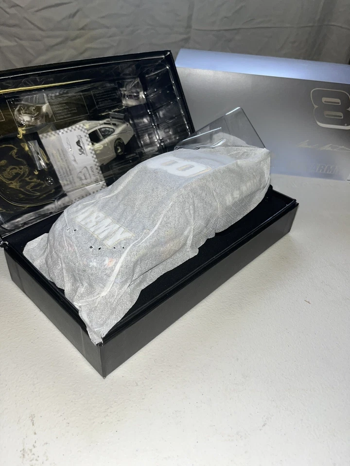 Mark Martin #8 Army 2008 Impala SS Elite 106/408 Foto 2 de 4