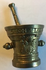 M&ouml;rser mit Pestille St&ouml;ssel ca. H 5,5 &Oslash; 5,5 cm Oben Tip Top