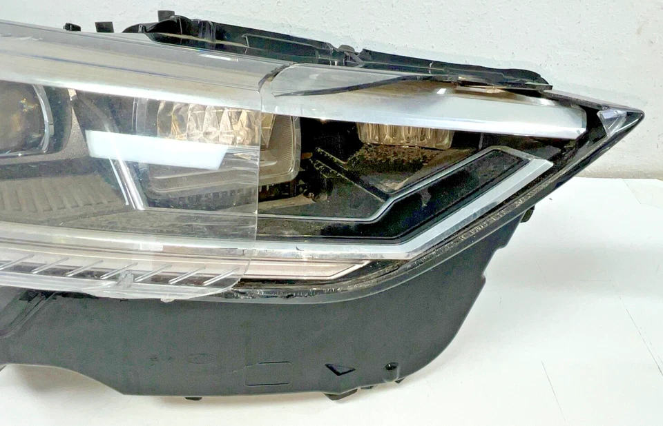 Faro proyector LED completo para Audi Q3 RH 2022 83A941034B *PIEZA ROTA *daños * Foto 2 de 4
