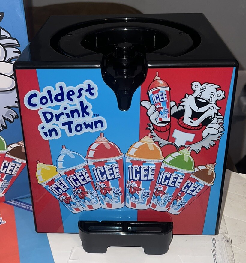 Icee Slushie Making Machine Makes 1/2 Gallon New in Box 810007961712 eBay