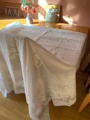 TISCHDECKE aus SPANIEN von MAKULENE NEU GEPRÄGT 150 x 67 ZOLL