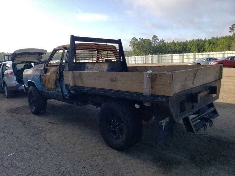 Husillo/nudillo delantero de pasajero con modelos para camioneta Dodge 250 86-93 437098 Foto 2 de 4