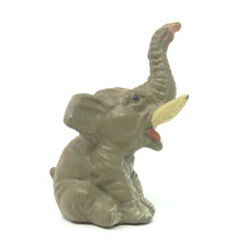 VINTAGE HOLLOW CAST LEAD BABY ELEPHANT BRITAINS ERA