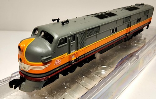 Life-Like N Scale MILWAUKEE ROAD E-7A Loco 17A #7037 BRAND NEW IN BOX-SCARCE - Picture 7 of 21