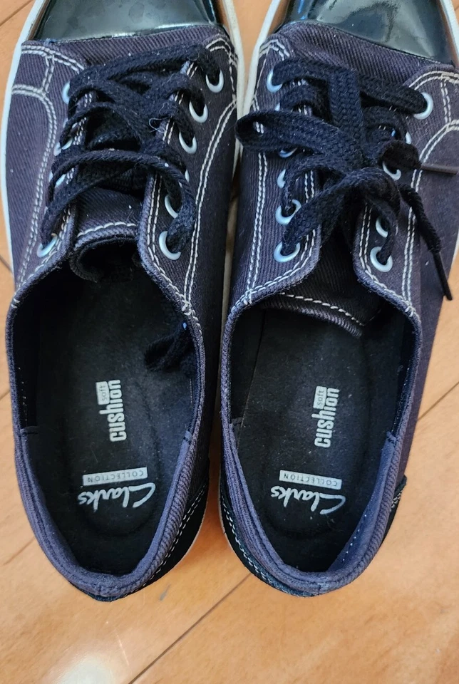 Zapatillas Clarks Soft Cushion negras con puntera de charol en talla 8 mediana Foto 3 de 4