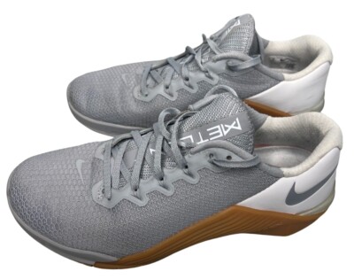Nike Metcon 5 Wolf Gray & White Running Shoes - Men s Size 8 - Athletic Sneakers