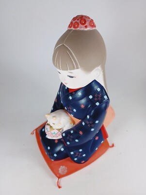 博多人形　三宅隆　作家物　Japanese pottery doll Japanese craftsmen from Fukoaka renowned for Hakata dolls | CNN