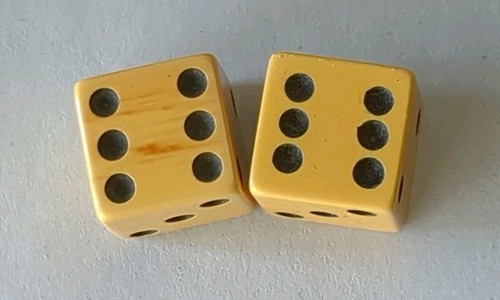 Vintage Cream Bakelite Pair Dice Set with Black Pips approx. 5/8 inch