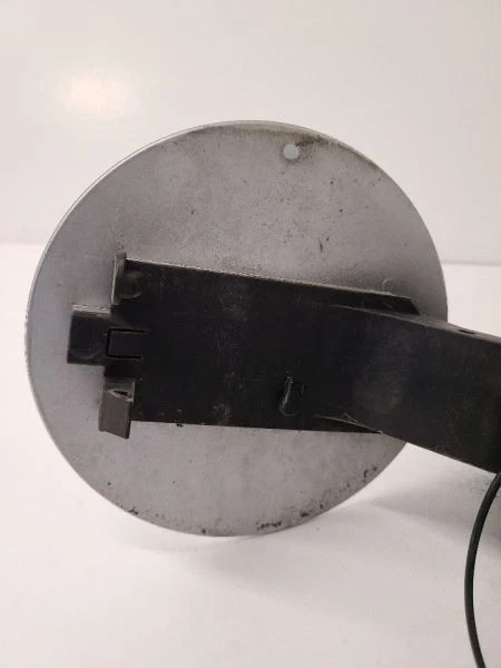 Puerta de llenado de combustible plateada Buick Lacrosse 2010-2016 22938619 10-16 Foto 4 de 4