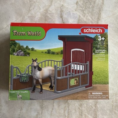 Schleich Farm World #42724 Pony Box Horse Stall with Mustang Mare Play Set NIB