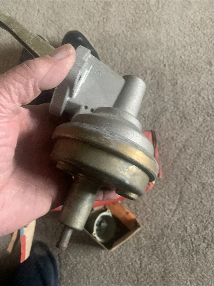 Bomba de combustible mecánica AIRTEX 40258NX para chasis comercial Cadillac Calais 66-67 Foto 3 de 4