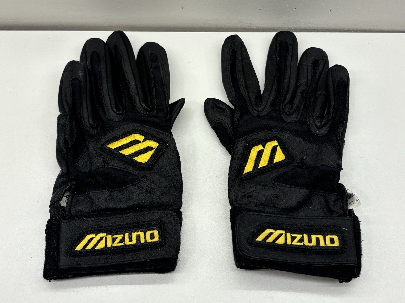 MIZUNO Men’s BATTING GLOVES Size Medium - Fast FREE Shipping 🔥