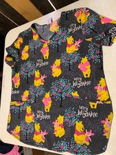 disney winnie the pooh scrub top Size Large Front Pockets