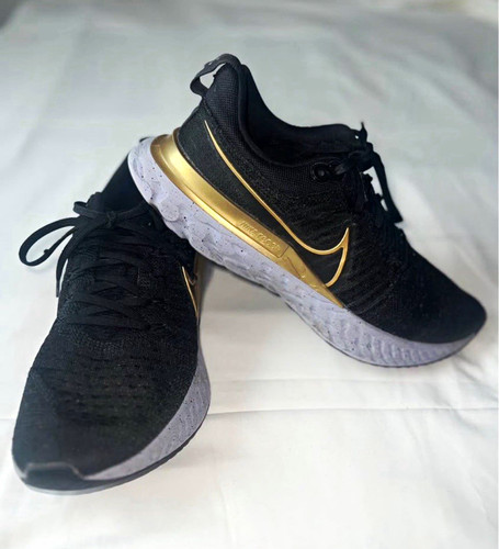 Nike React Infinity Run Flyknit 2 Low Top Lace-Up Black/Gold CT2423-009