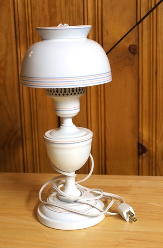 14" Vintage Cozy Toleware Metal Desk /Table Lamp Hurricane Style frosted chimney - Picture 6 of 16