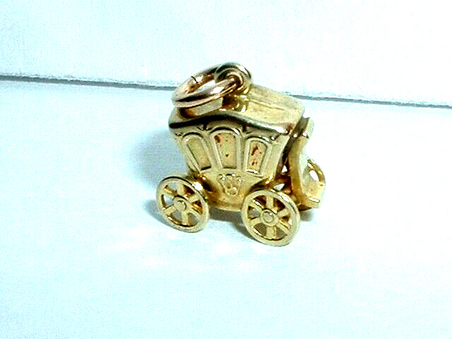 VINTAGE 10K YELLOW GOLD 3D MOVEABLE CARRIAGE COAC… - image 1