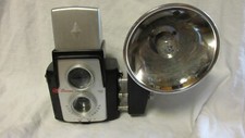 VINTAGE LATE 1950s KODAK STARFLEX CAMERA w/ KODALITE MIDGET FLASH