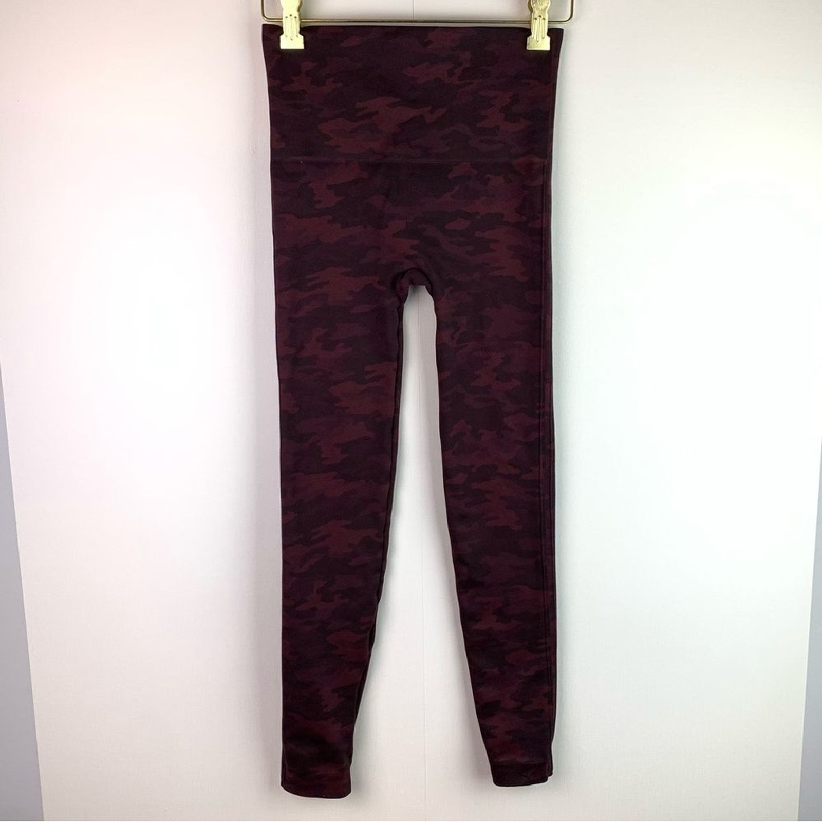 Spanx women's red wine camp EcoCare Seamless Leggings size small