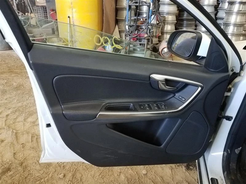 Volvo V60 2015-2018 pasajero eje delantero derecho nudillo OEM Foto 4 de 4