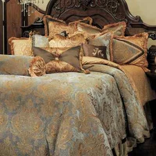 Michael Amini -AICO 13-pc Elizabeth king Damask Bedding Set