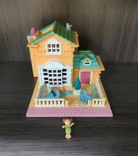 Polly Pocket Bluebird Toys 1994 Pollyville Light Up Hotel 