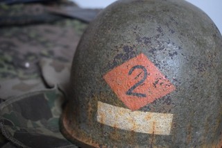 WWII US M1 Helmet / 2nd Rangers / Fixed Bale / Front Seam
