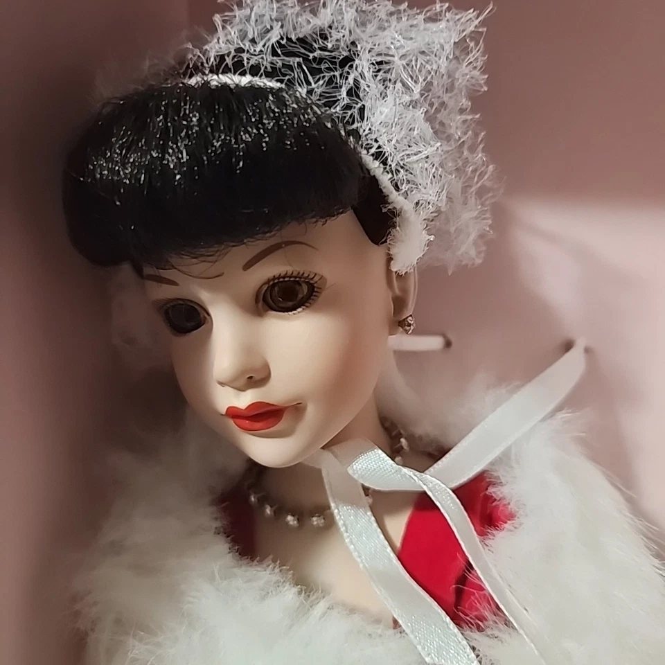 MUÑECA PEQUEÑA KITTY COLLIER Foto 2 de 4